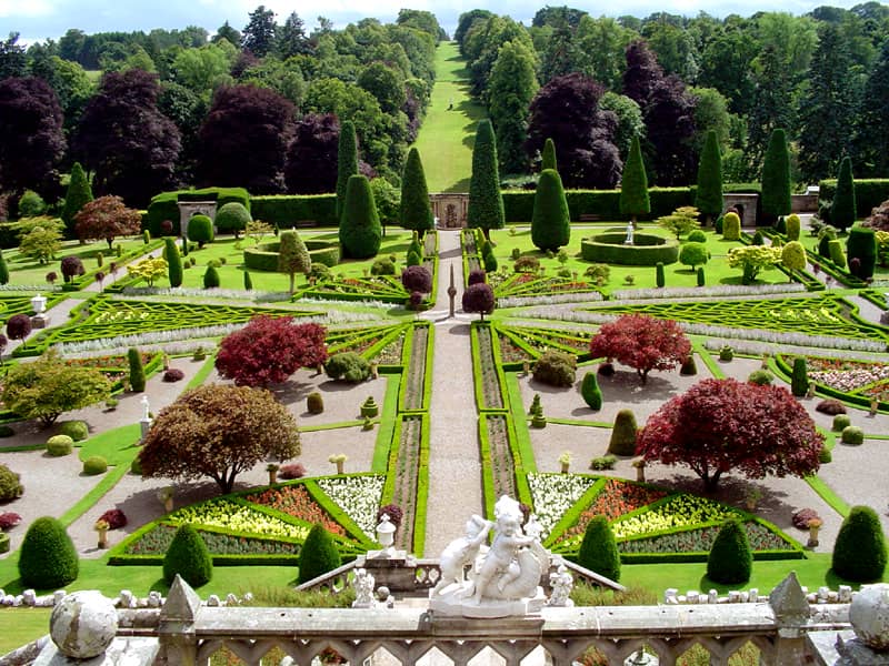 This Scottish palace park became Versailles in the series