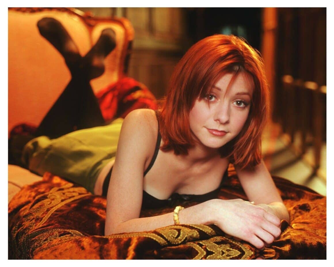 Happy Pride: 10 Iconic LGBTQIA+ TV Characters of All Time Happy Pride: 10 Iconic LGBTQIA+ TV Characters of All Time - 1