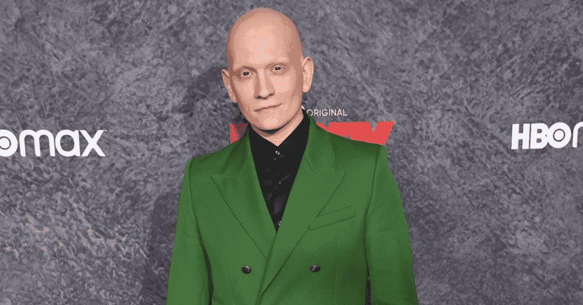 Anthony Carrigan JOINS the cast of DC's Superman Legacy