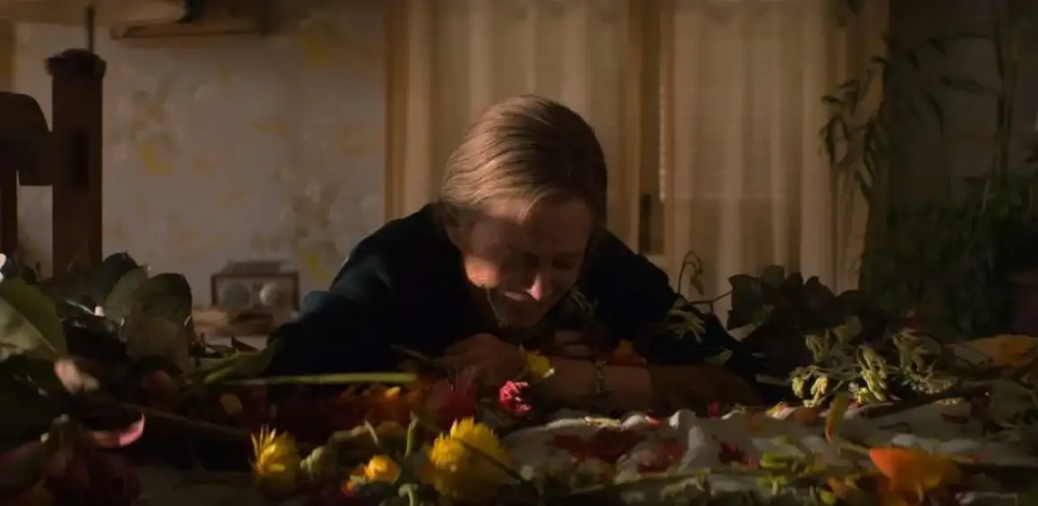 June in The Lost Flowers of Alice Hart Season 1 Episode 4